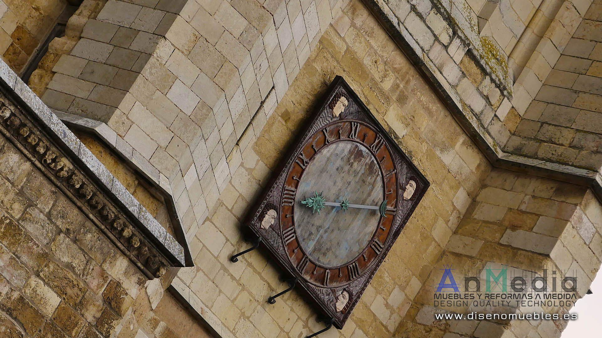 Catedral de Santa María de Regla - reloj